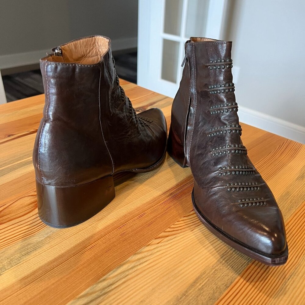 Women's leather boots
